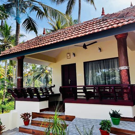 Maadathil Cottages Varkala Buitenkant foto