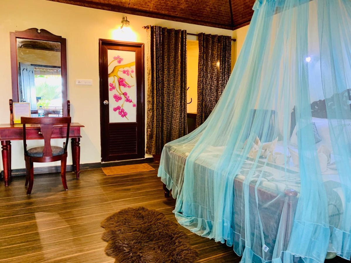 Maadathil Cottages Varkala Buitenkant foto