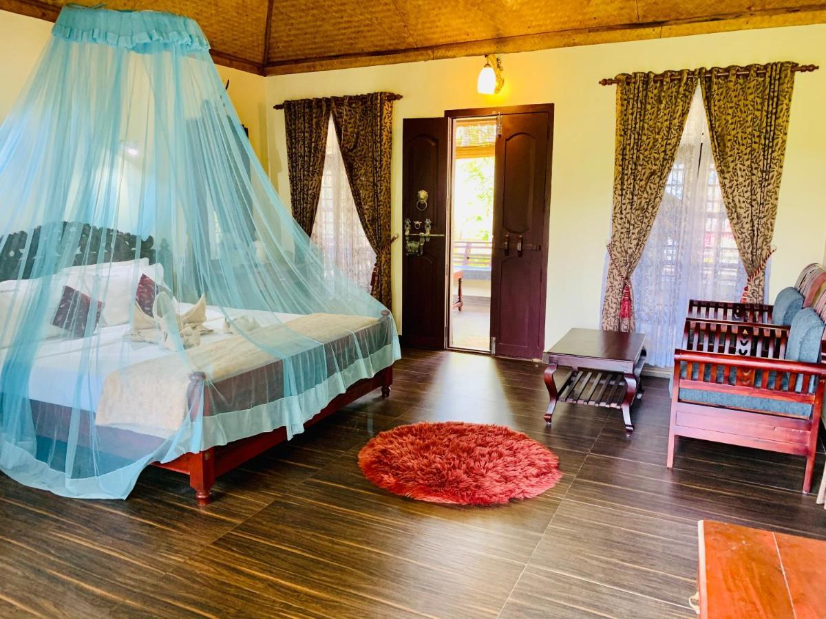 Maadathil Cottages Varkala Buitenkant foto