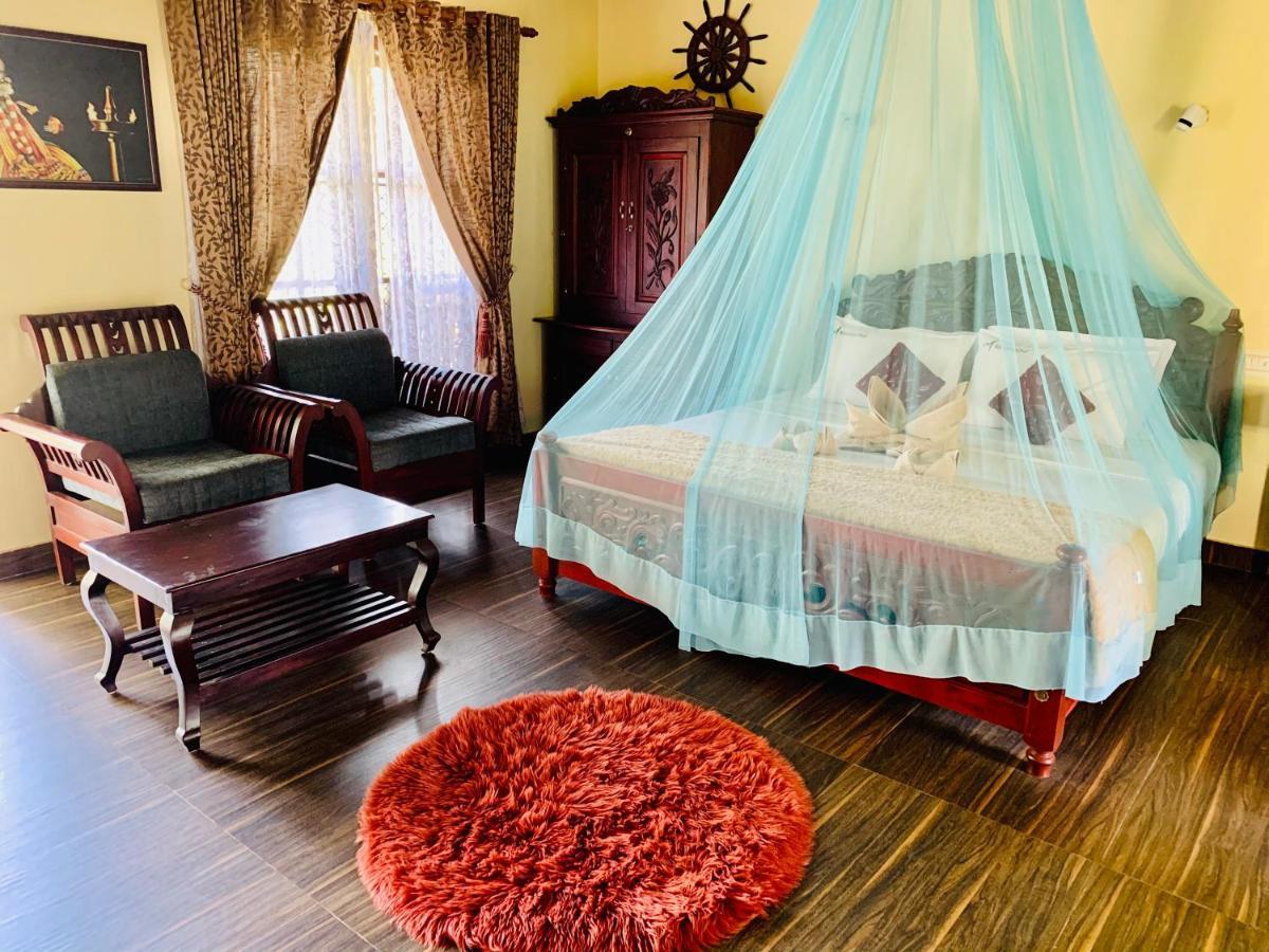Maadathil Cottages Varkala Buitenkant foto
