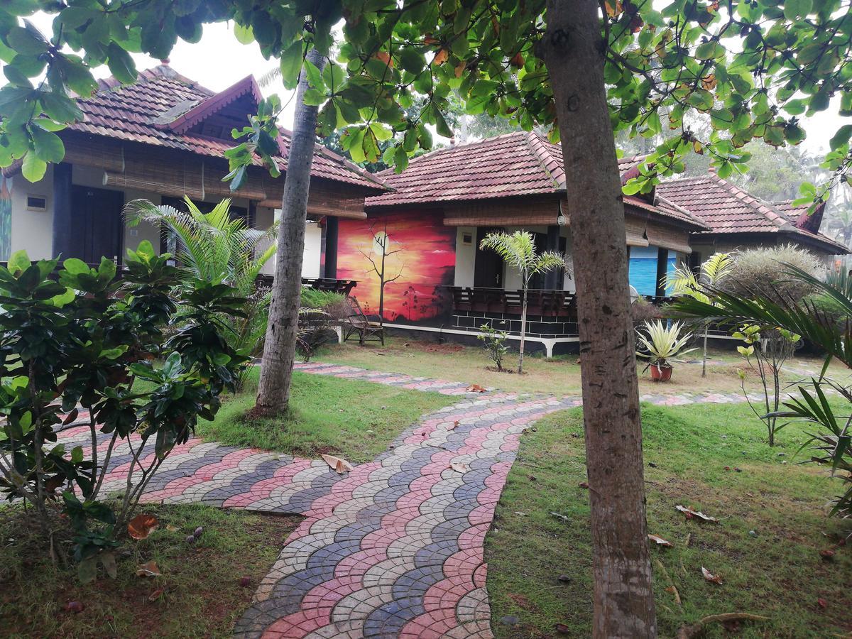 Maadathil Cottages Varkala Buitenkant foto