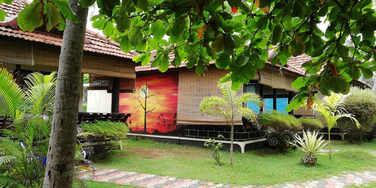 Maadathil Cottages Varkala Buitenkant foto
